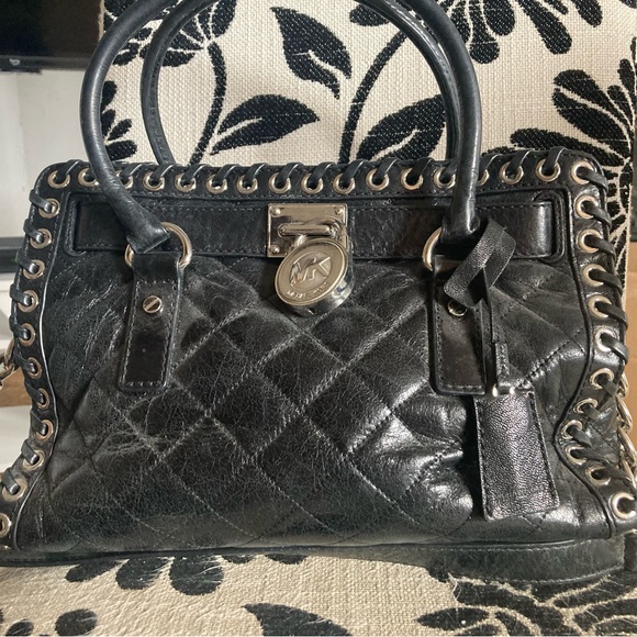 Michael Kors lock purse - Picture 1 of 4